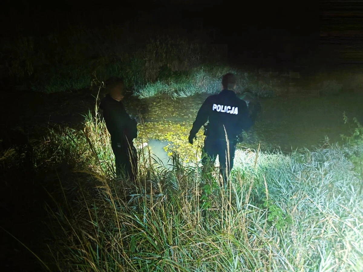 Dzielnicowi uratowali wyziębionego nastolatka nad rzeką