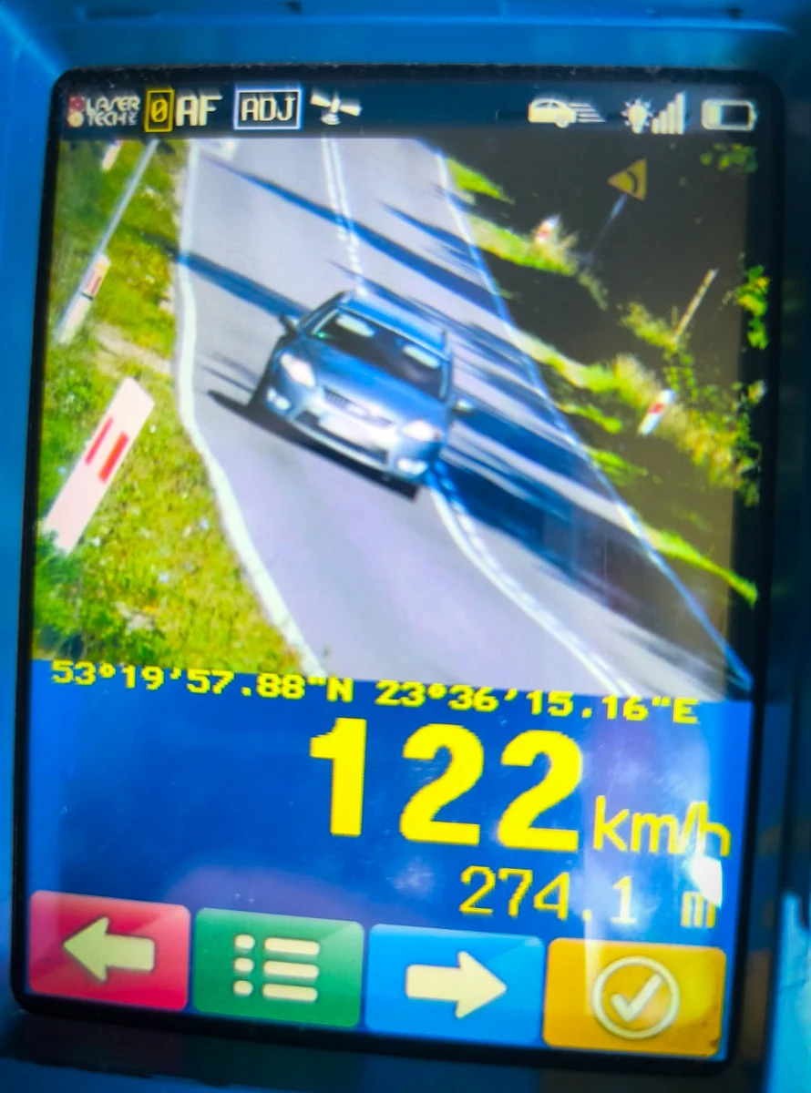 Jechał 122 km/h w strefie "pięćdziesiątki" – stracił prawo jazdy