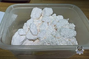 Wałbrzych: 2 kg narkotyków i nielegalne papierosy. Trzy osoby zatrzymane — zdjęcie 11