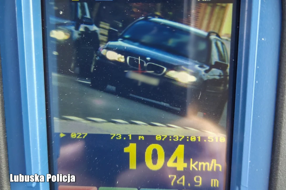 104 km/h w terenie zabudowanym – stracił prawo jazdy i zapłaci 1500 zł