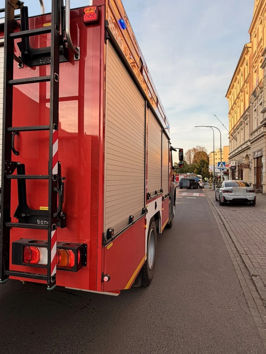 Potrącenie pieszej w Raciborzu. Pomógł policjant po służbie