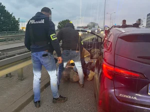 Akcja "Kobra": 47-latek ze skradzioną Toyotą i 5 listami gończymi — zdjęcie 11