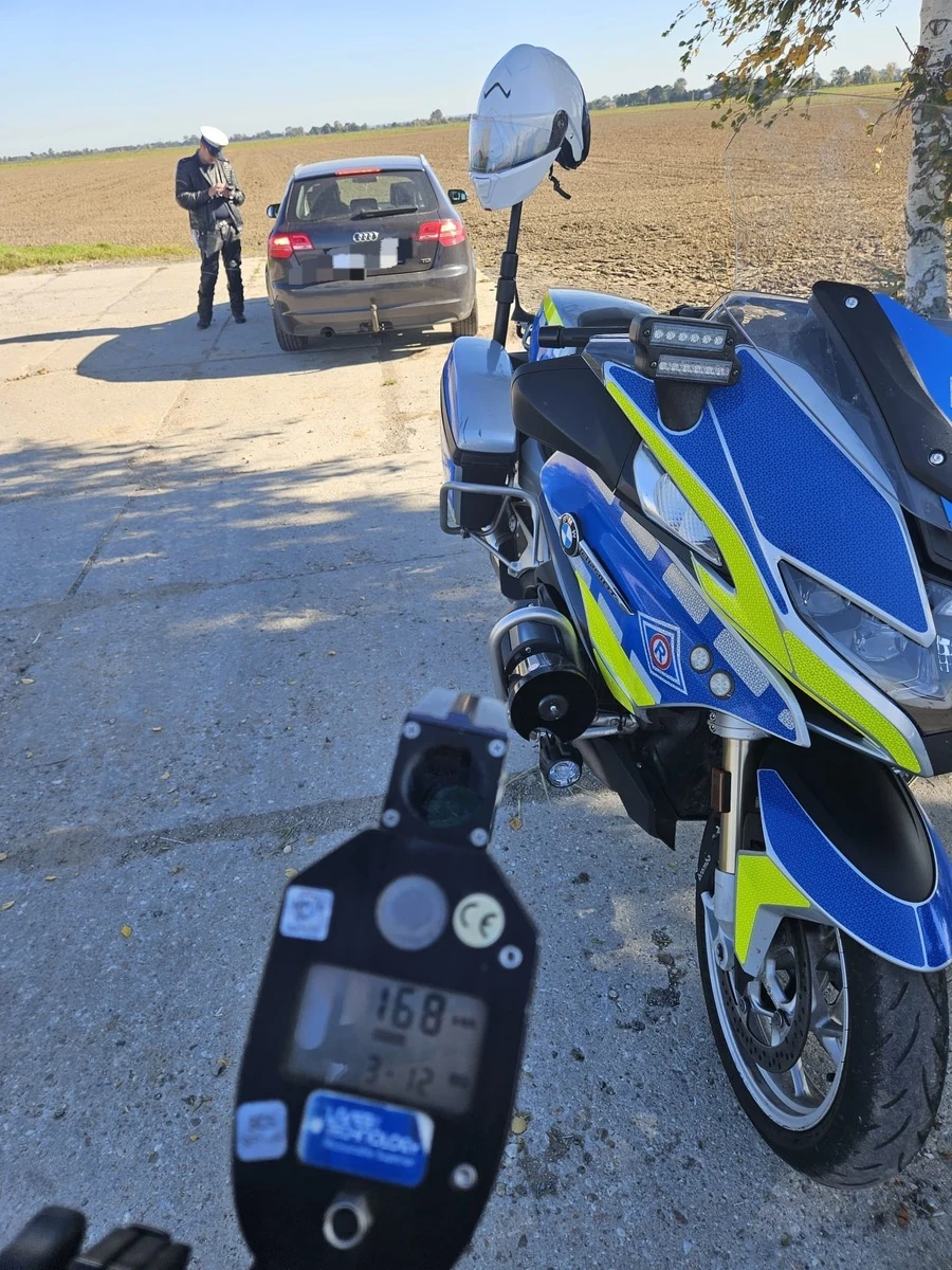 Jechał 168 km/h, a pasażer miał amfetaminę