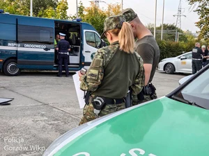 Ponad 100 taksówek i aut na aplikacje skontrolowanych przez służby — zdjęcie 7