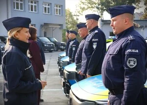 15 hybrydowych Kii wzmacnia flotę opolskiej Policji — zdjęcie 9