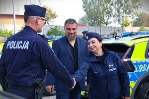 15 hybrydowych Kii wzmacnia flotę opolskiej Policji — zdjęcie 11