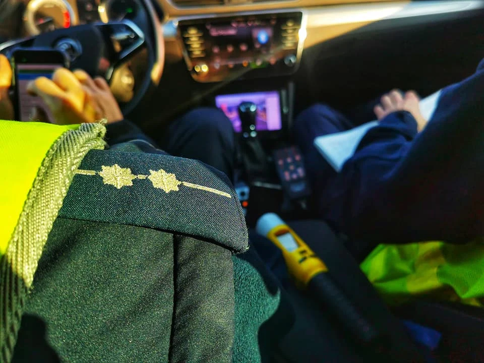 Pędził 145 km/h poza miastem – stracił prawo jazdy