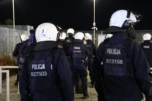 Zatrzymani pseudokibice podczas meczu Odry Opole z Miedzią Legnica — zdjęcie 9