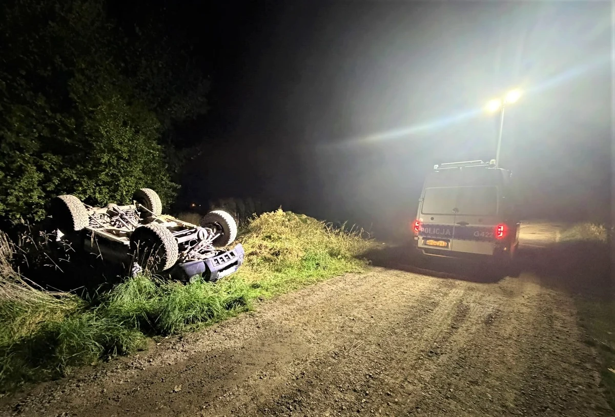 Gmina Kęty: Nissan terenowy dachował na drodze