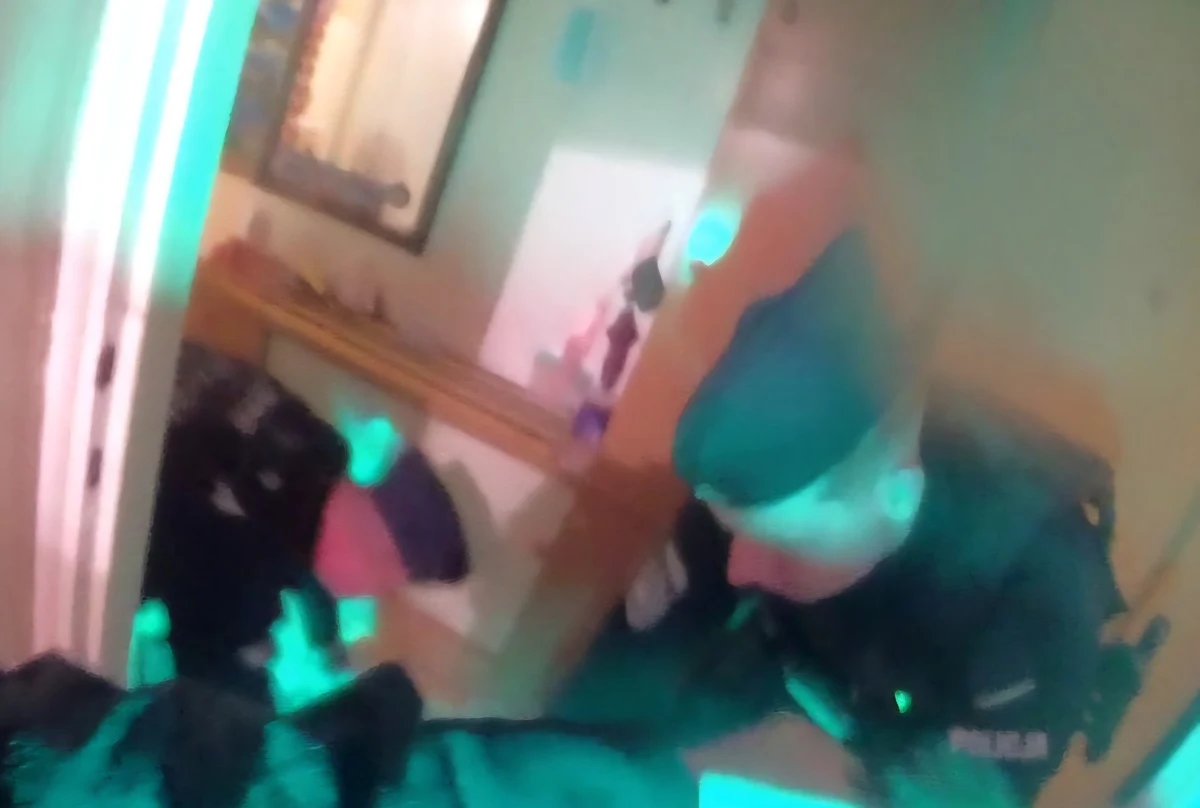Opolscy policjanci uratowali 100-letnią seniorkę podczas nocnej interwencji