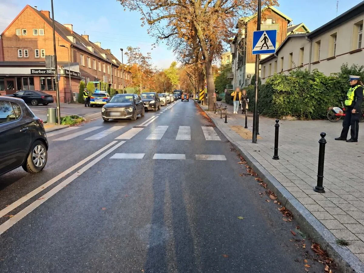 Trzylatek wypadł z wózka w Sopocie. Kask uratował go przed poważnym urazem