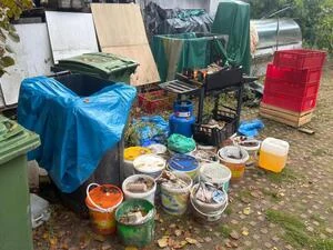 Zepsuta żywność, alkohol i truchła gryzoni. 68-latek zatrzymany w gminie Zagnańsk — zdjęcie 9