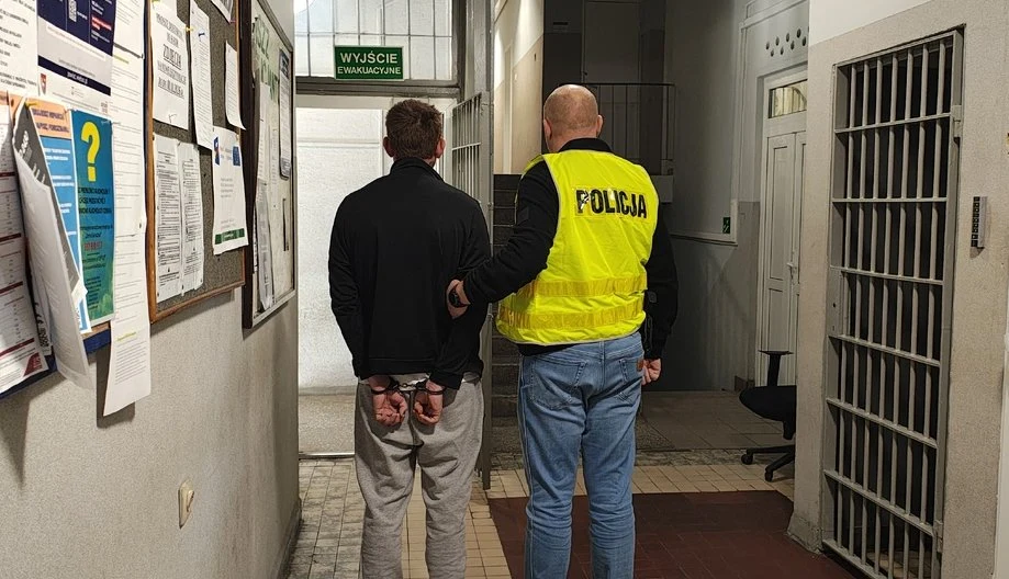Policjant po służbie rozpoznał poszukiwanego przy fryzjerze i go zatrzymał