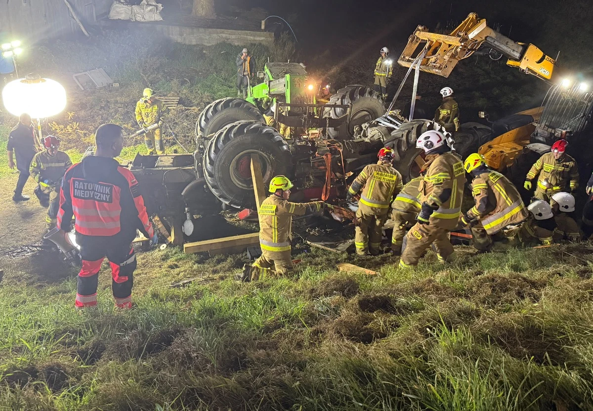 Tragedia w Ostrowie Świeckim. Dwaj nastolatkowie zginęli w wypadku ciągnika