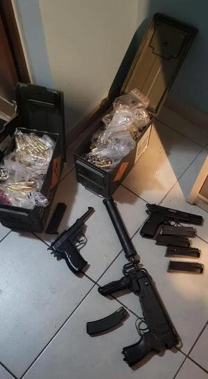 Podszywali się pod policjantów, by okraść ofiarę. Pięć osób zatrzymanych — zdjęcie 8