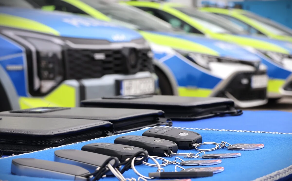 Nowe radiowozy dla opolskiej Policji – pięć aut już w służbie