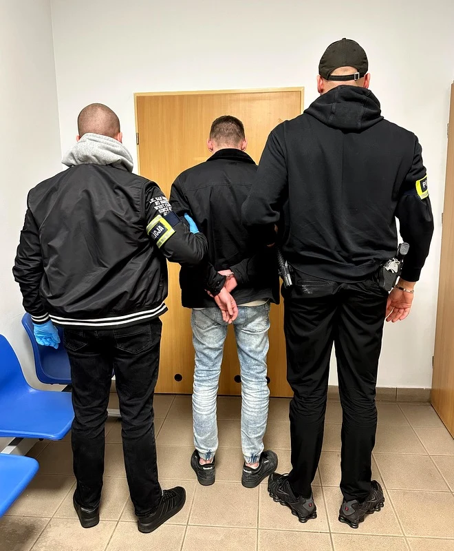 Bydgoscy wywiadowcy z intensywnym weekendem – narkotyki, kradzieże i sprawca pobicia