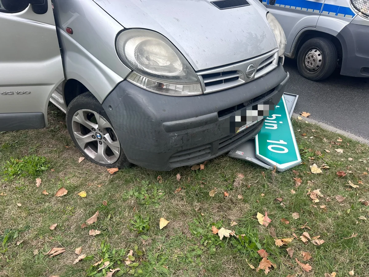 Kościan: Prawie 3 promile za kierownicą i uderzenie w znak