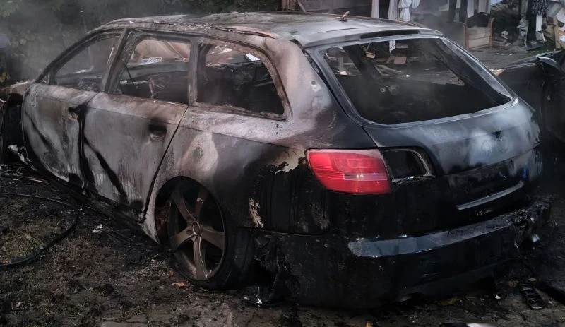 Policjantka z Bolesławca uratowała trzy osoby z płonącego auta