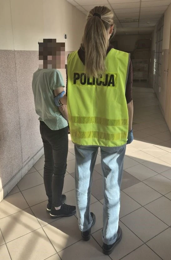 56-latka zatrzymana za rozbój w Debrznie. Odzyskano skradziony telefon