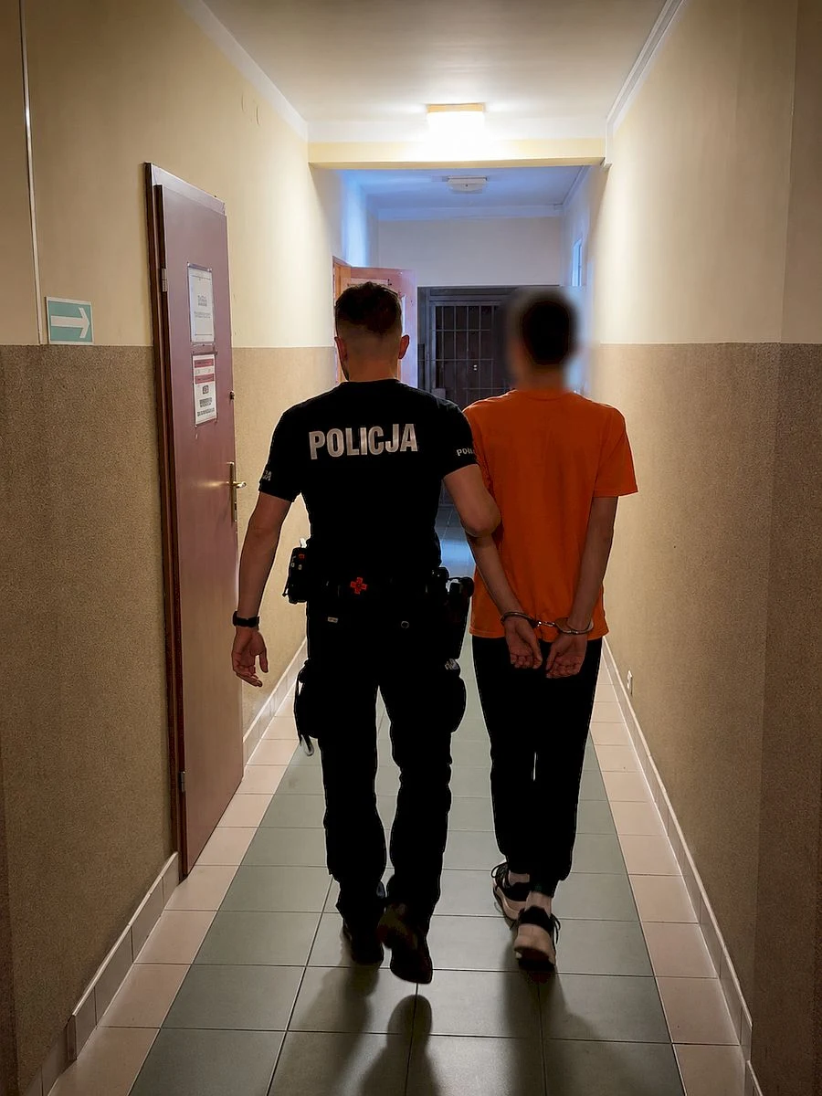 22-latek zatrzymany za włamanie do automatów z kulkami w Swarzewie