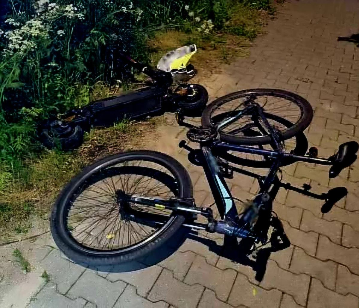Hulajnoga elektryczna zderzyła się z rowerem. 48-latka w szpitalu