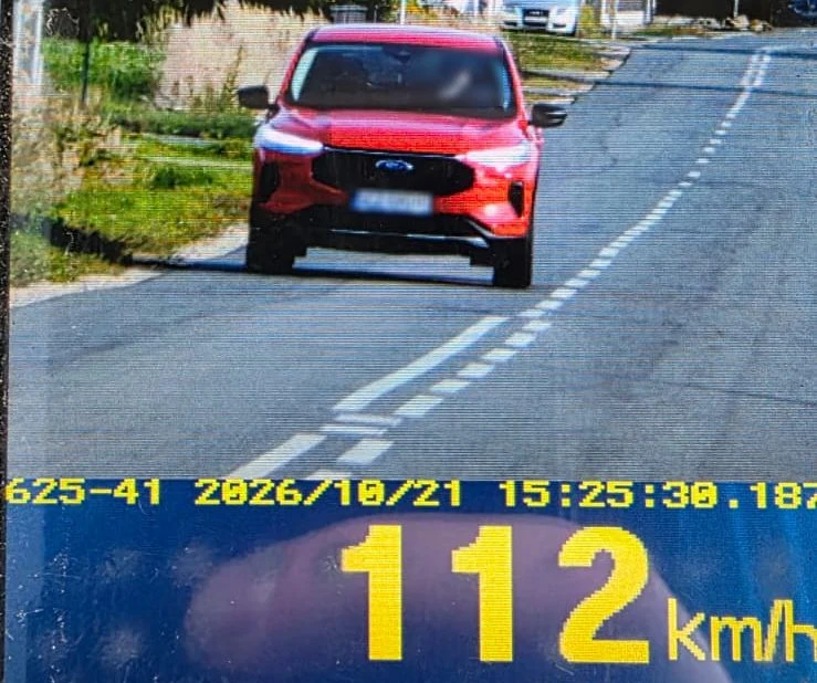112 km/h przez wieś – stracił prawo jazdy i zapłaci 2000 zł