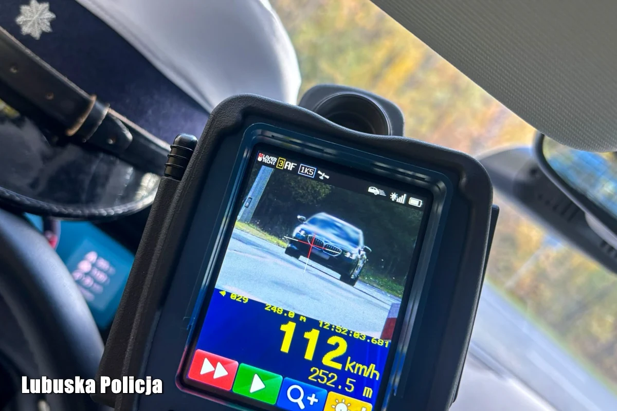 Cztery prawa jazdy zatrzymane za jazdę ponad 50 km/h za szybko