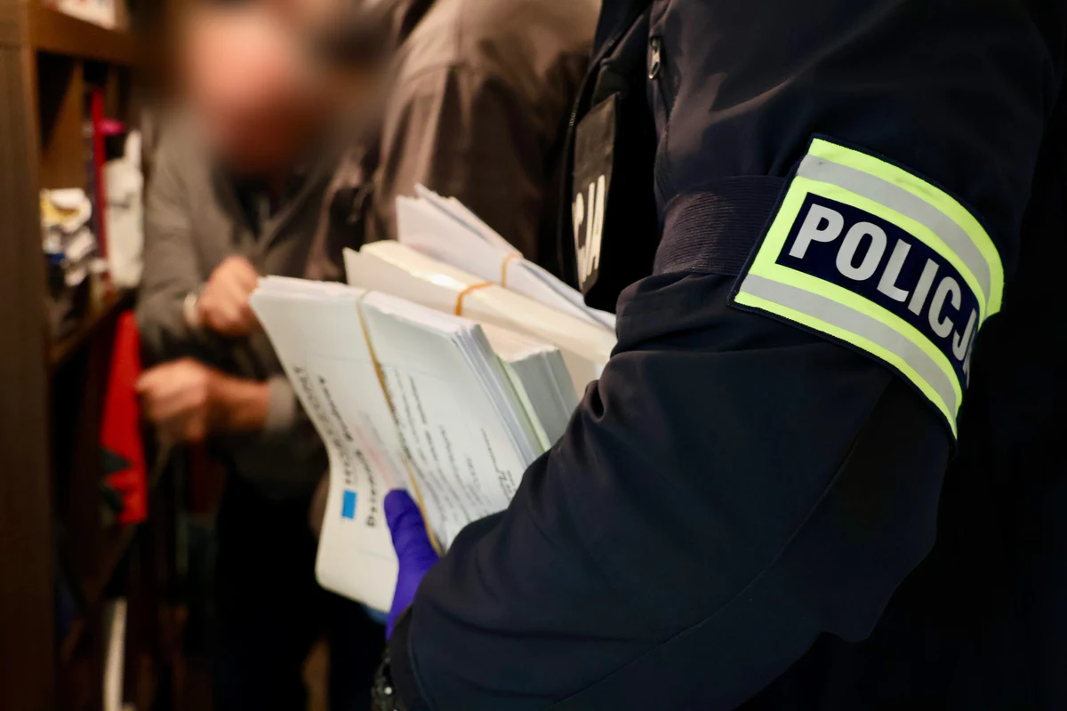 Zatrzymani za korupcję w nadzorze budowlanym w Pucku