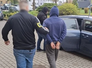 720 kg tytoniu i 400 l alkoholu bez akcyzy. 64-latek z Lęborka zatrzymany — zdjęcie 10