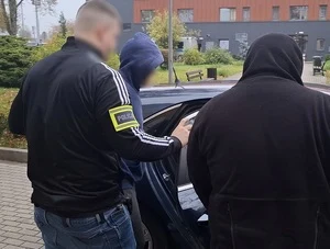 720 kg tytoniu i 400 l alkoholu bez akcyzy. 64-latek z Lęborka zatrzymany — zdjęcie 11