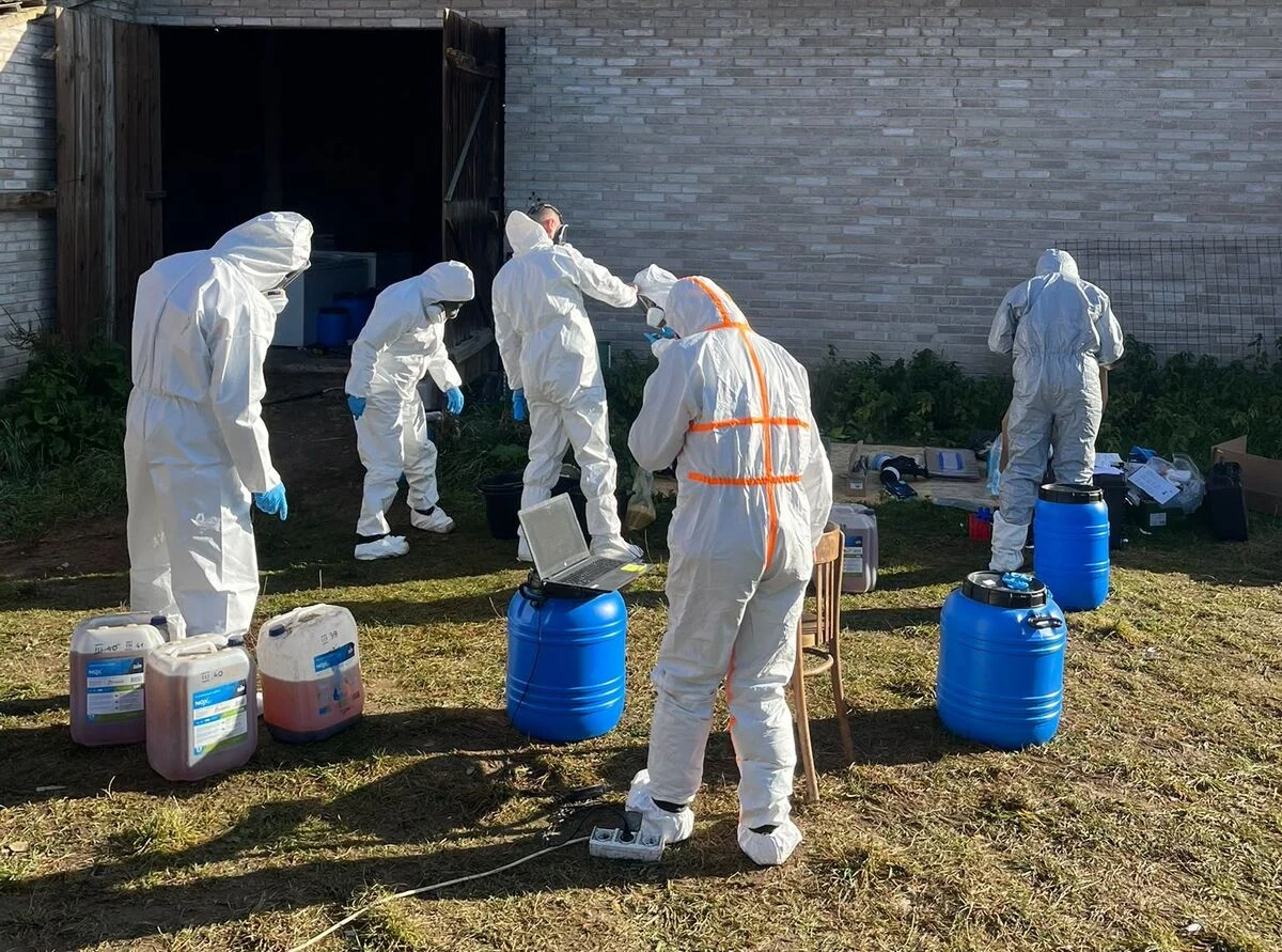 Nielegalne laboratorium narkotykowe w gminie Sadowie. 680 kg klefedronu
