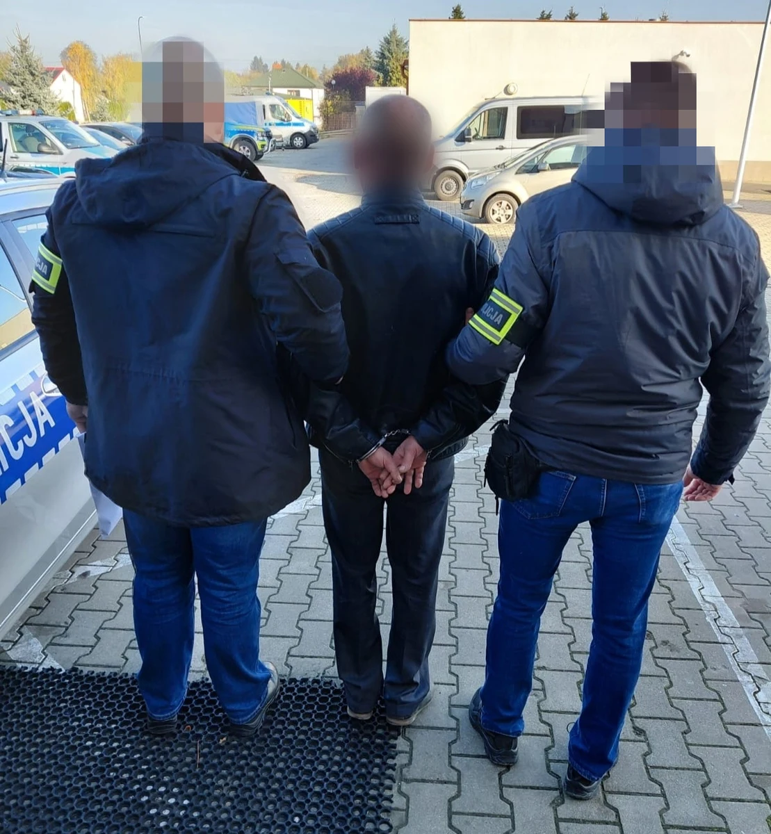 10 zarzutów dla 51-latka. Atakował nożem, grozi mu 15 lat więzienia