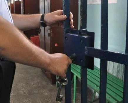 44-latek aresztowany za znęcanie się nad rodzicami
