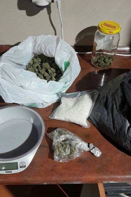 Plantacja konopi na budowie. Bracia zatrzymani z narkotykami
